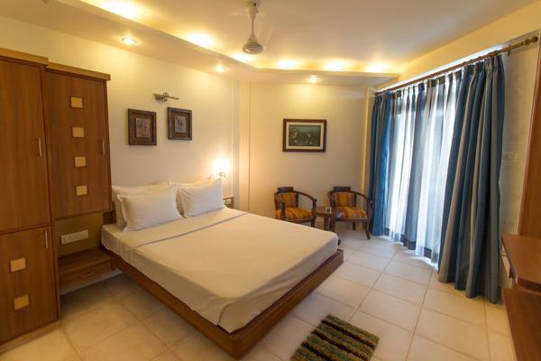 Empires Hotel Пури Екстериор снимка