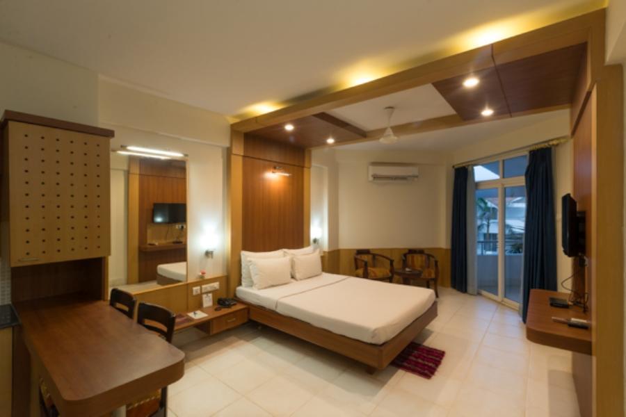 Empires Hotel Пури Екстериор снимка