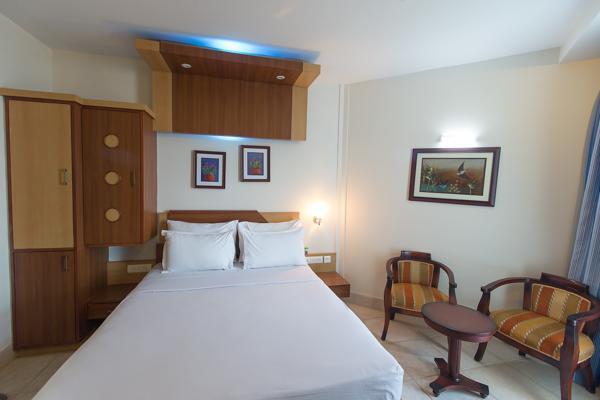 Empires Hotel Пури Екстериор снимка
