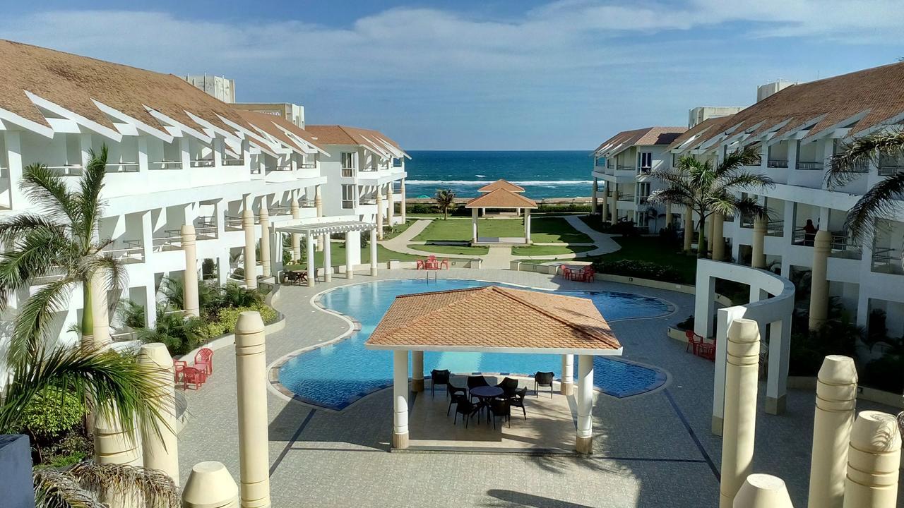 Empires Hotel Пури Екстериор снимка